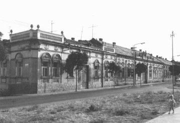 Herzova ulica - križovatka so Šafárikovou ulicou (1980) Herzova ulica - križovatka so Šafárikovou ulicou (1980)