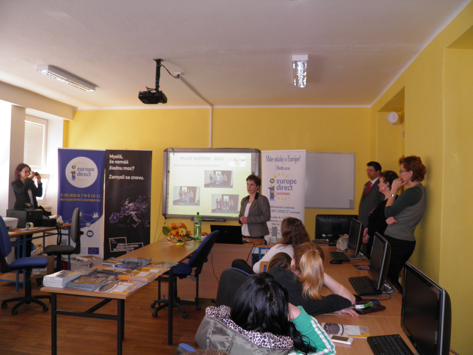 Fotogaléria 13.03.-14.3.2014 - Infokampaň na stredných školách (11) 13.03.-14.3.2014 - Infokampaň na stredných školách