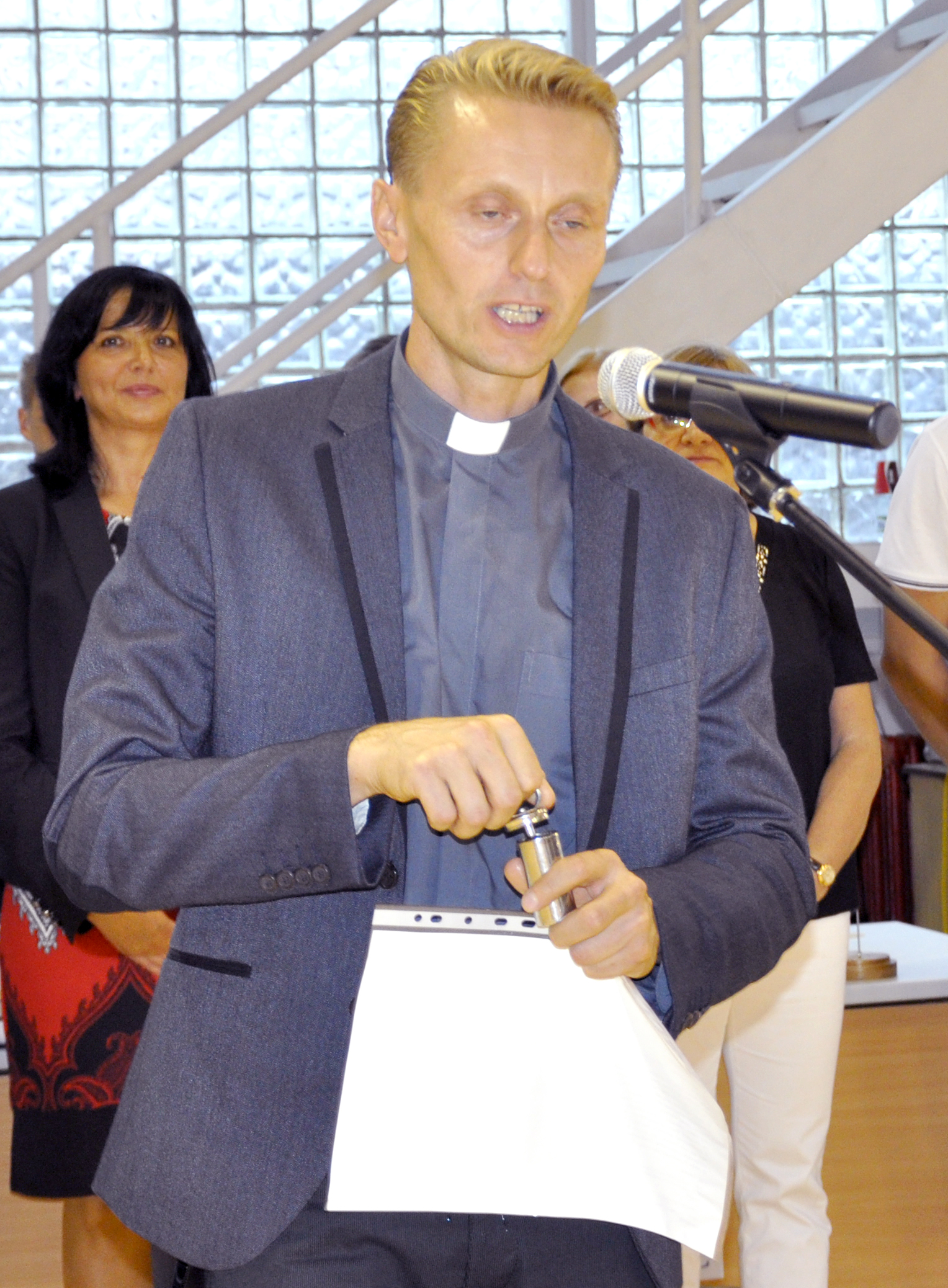 Fotogaléria 20.9.2014 - Pred vypredanou halou pokrstili ARENU (12) 20.9.2014 - Pred vypredanou halou pokrstili ARENU