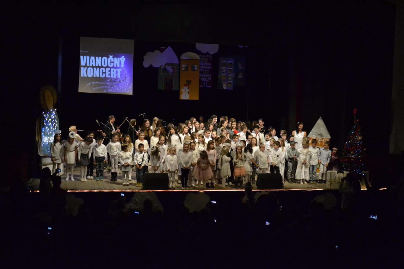 Fotogaléria Vianočný koncert v Divadle B. S. Timravy (3) Vianočný koncert v Divadle B. S. Timravy